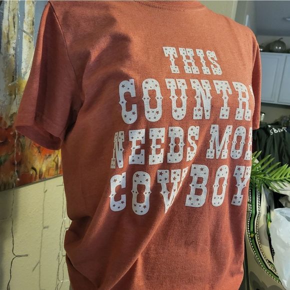 GRAPHIC TEE - Picture 2 of 3